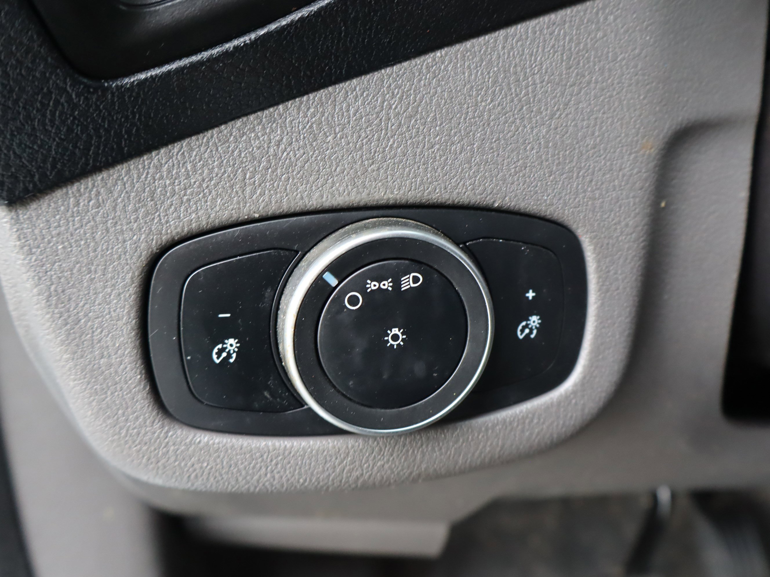 Used 2019 Ford Transit Connect XL FWD image 17