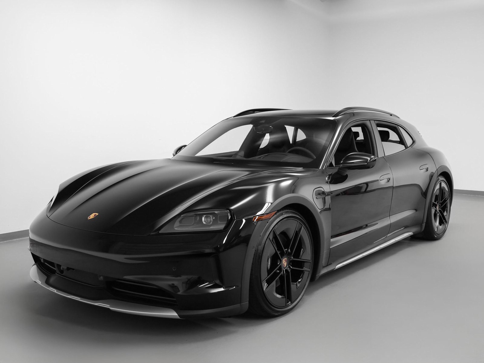 New 2025 Porsche Taycan 4 Cross Turismo image 6