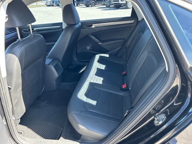Used 2017 Volkswagen Passat 1.8T R-Line image 36