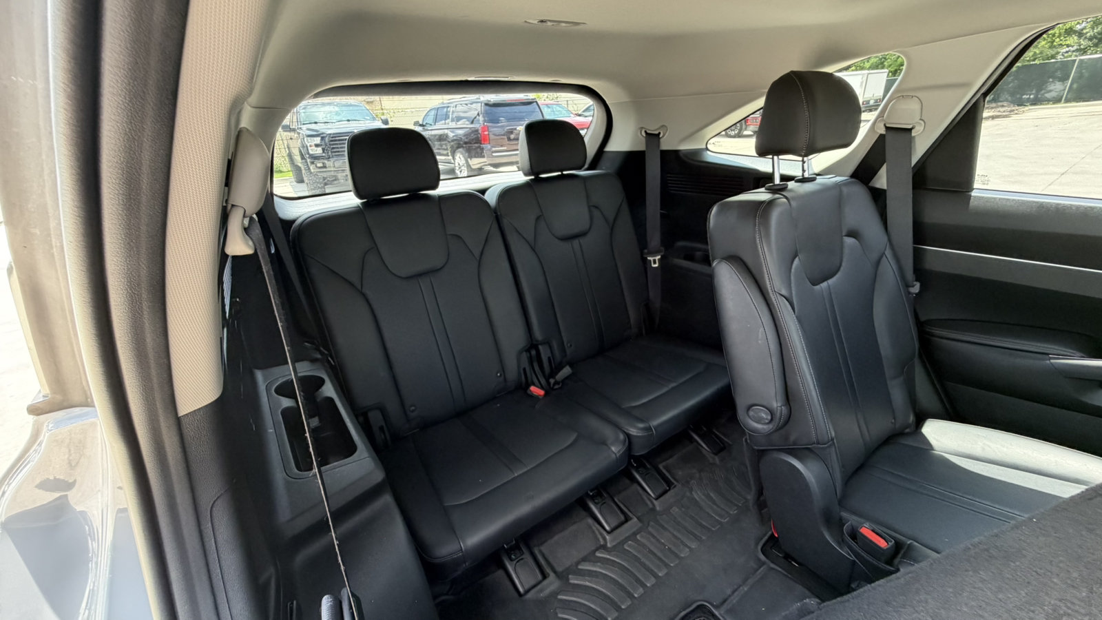 Used 2023 Kia Sorento EX w/ Panoramic Sunroof Package FWD image 19