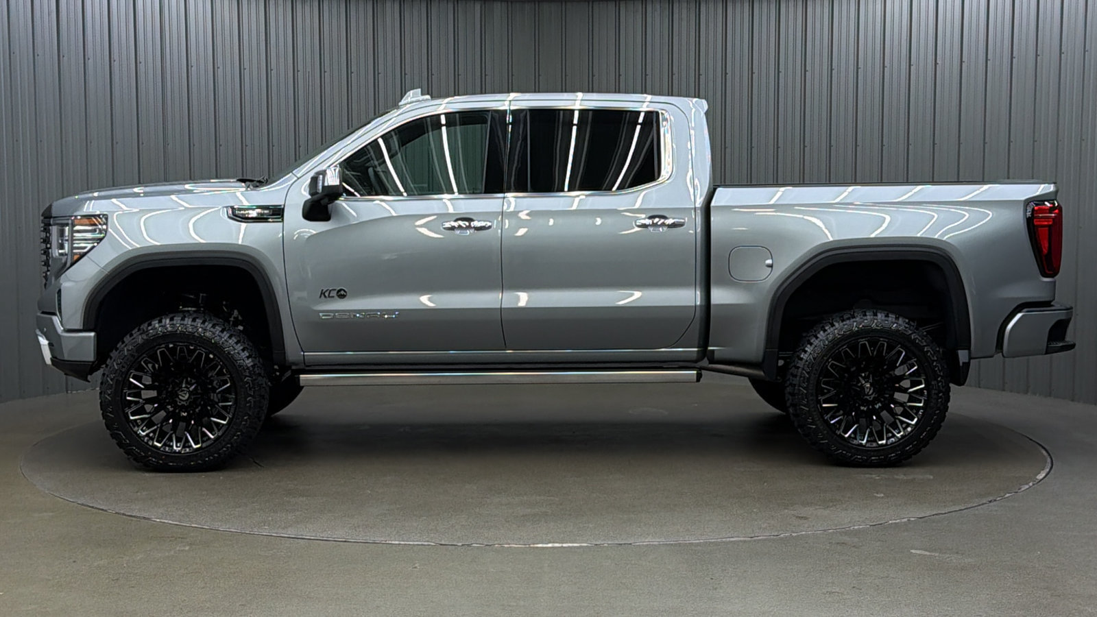 Used 2026 GMC Sierra 1500 Denali Ultimate AWD/4WD image 2
