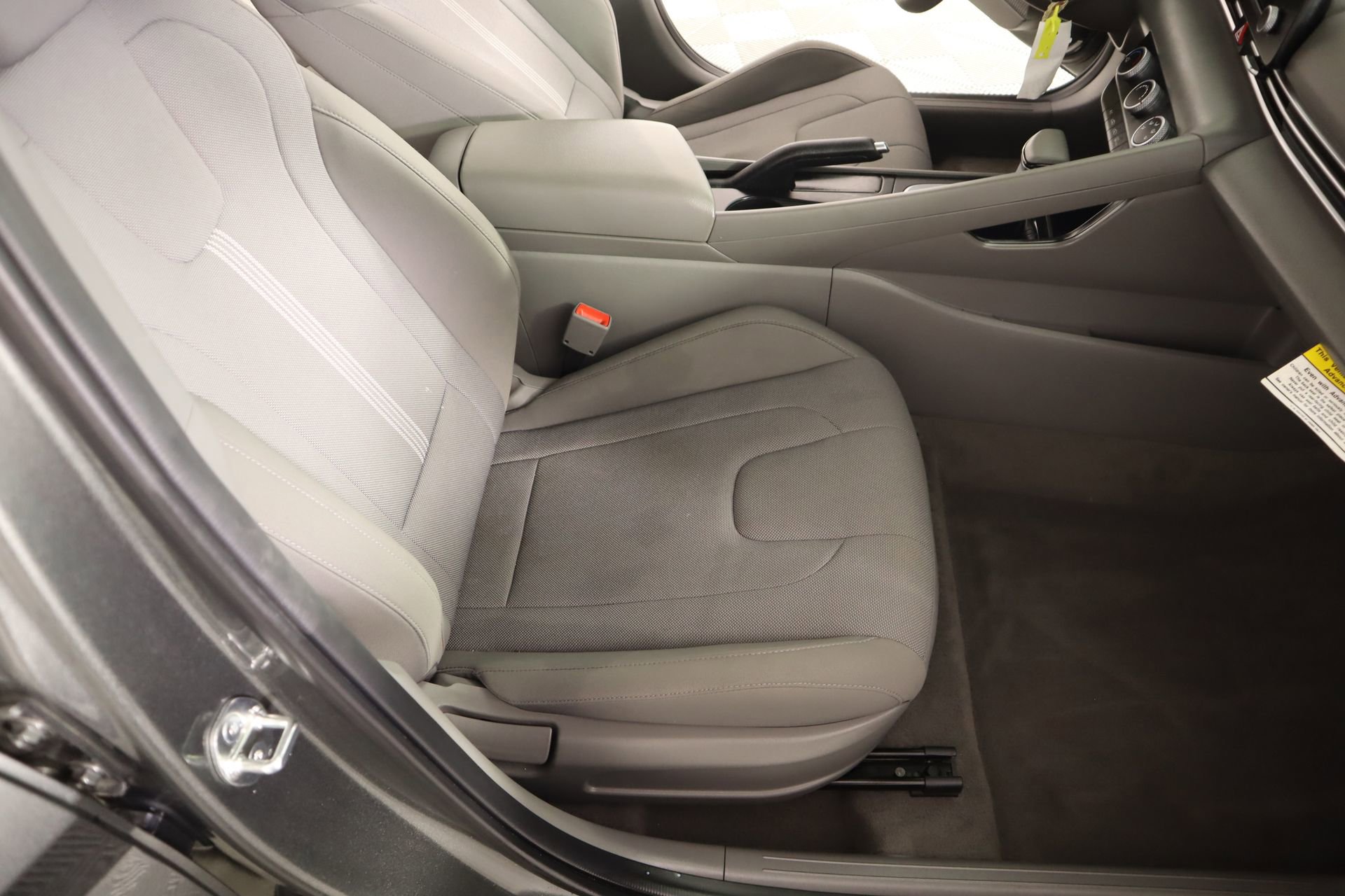 Used 2024 Hyundai Elantra SE FWD image 12