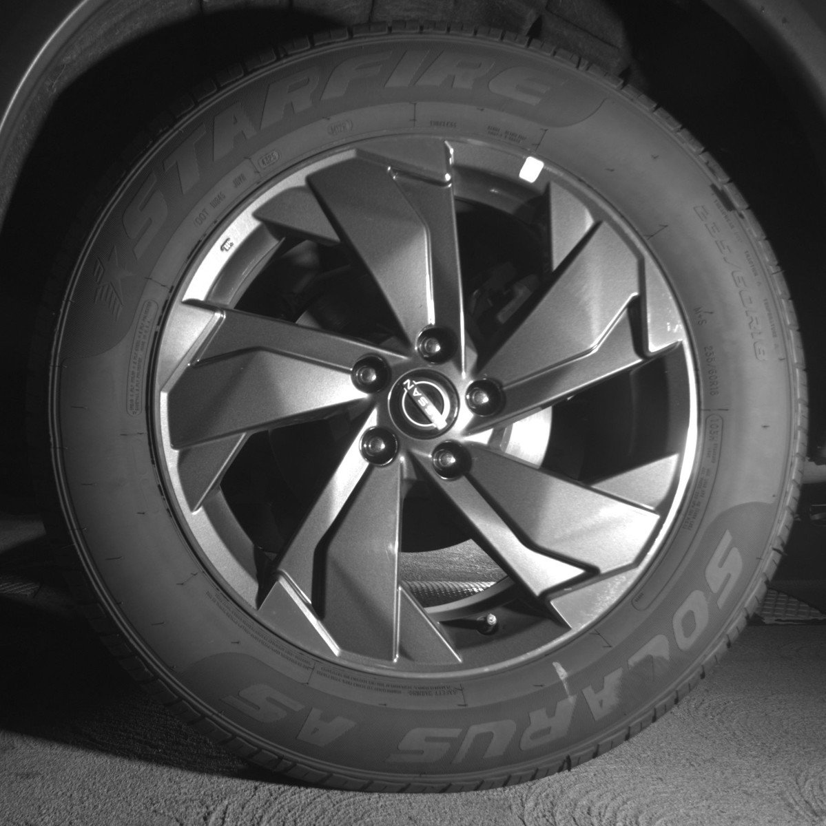 Used 2025 Nissan Rogue SV image 14