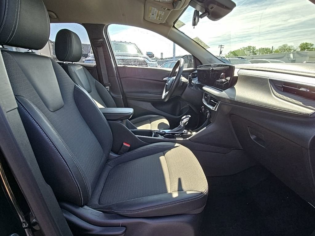 Used 2025 Buick Encore GX Preferred FWD image 57