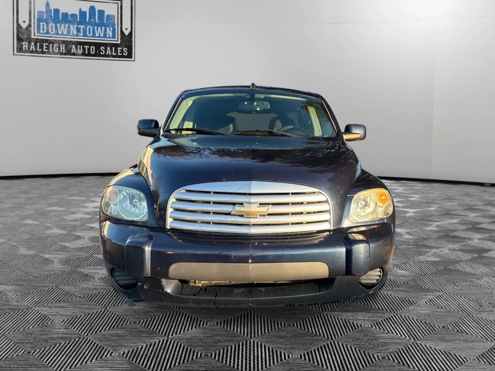 Used 2010 Chevrolet HHR LT image 3