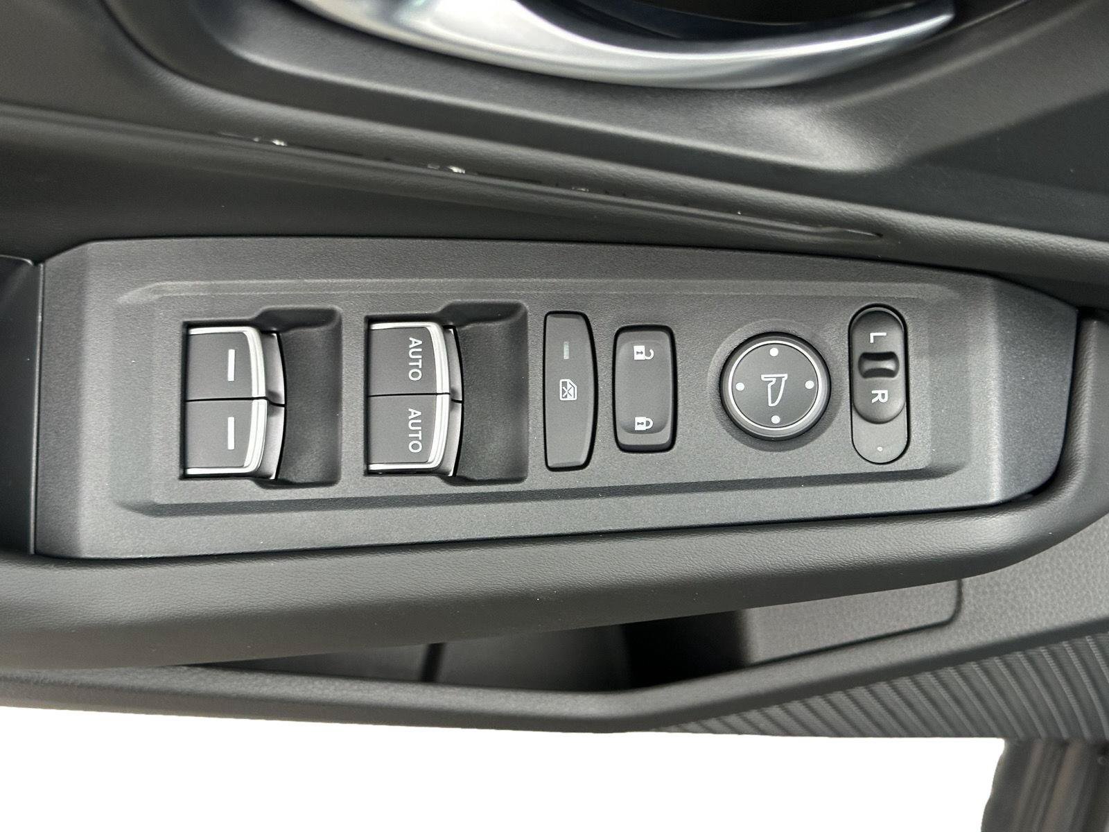 Used 2025 Honda Accord SE image 12