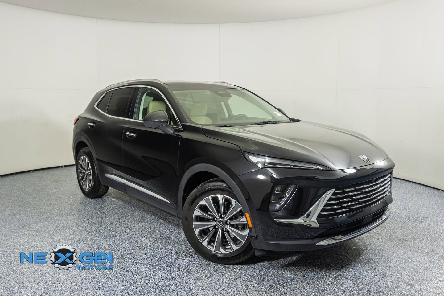 Used 2025 Buick Envision Preferred AWD/4WD image 1
