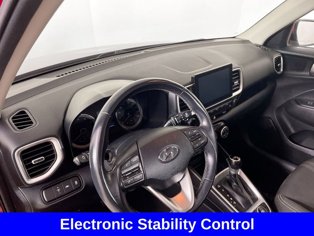 Used 2022 Hyundai Venue SEL w/ Cargo Package image 12