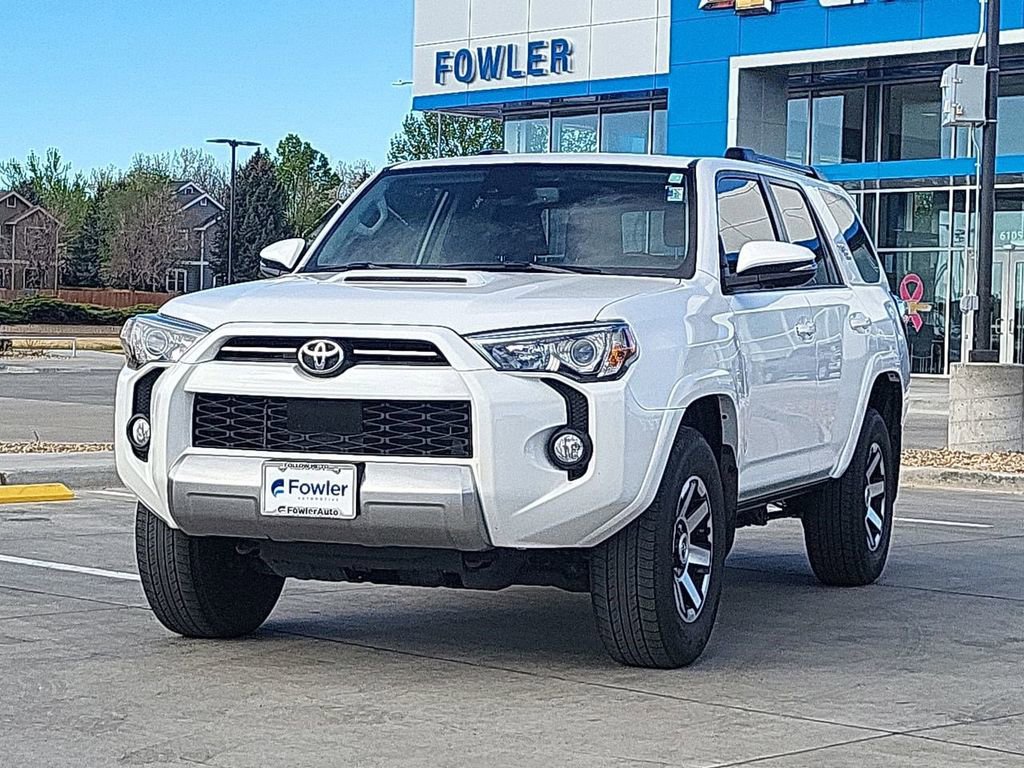 Used 2020 Toyota 4Runner TRD Off-Road Premium w/ Moonroof Package AWD/4WD image 4