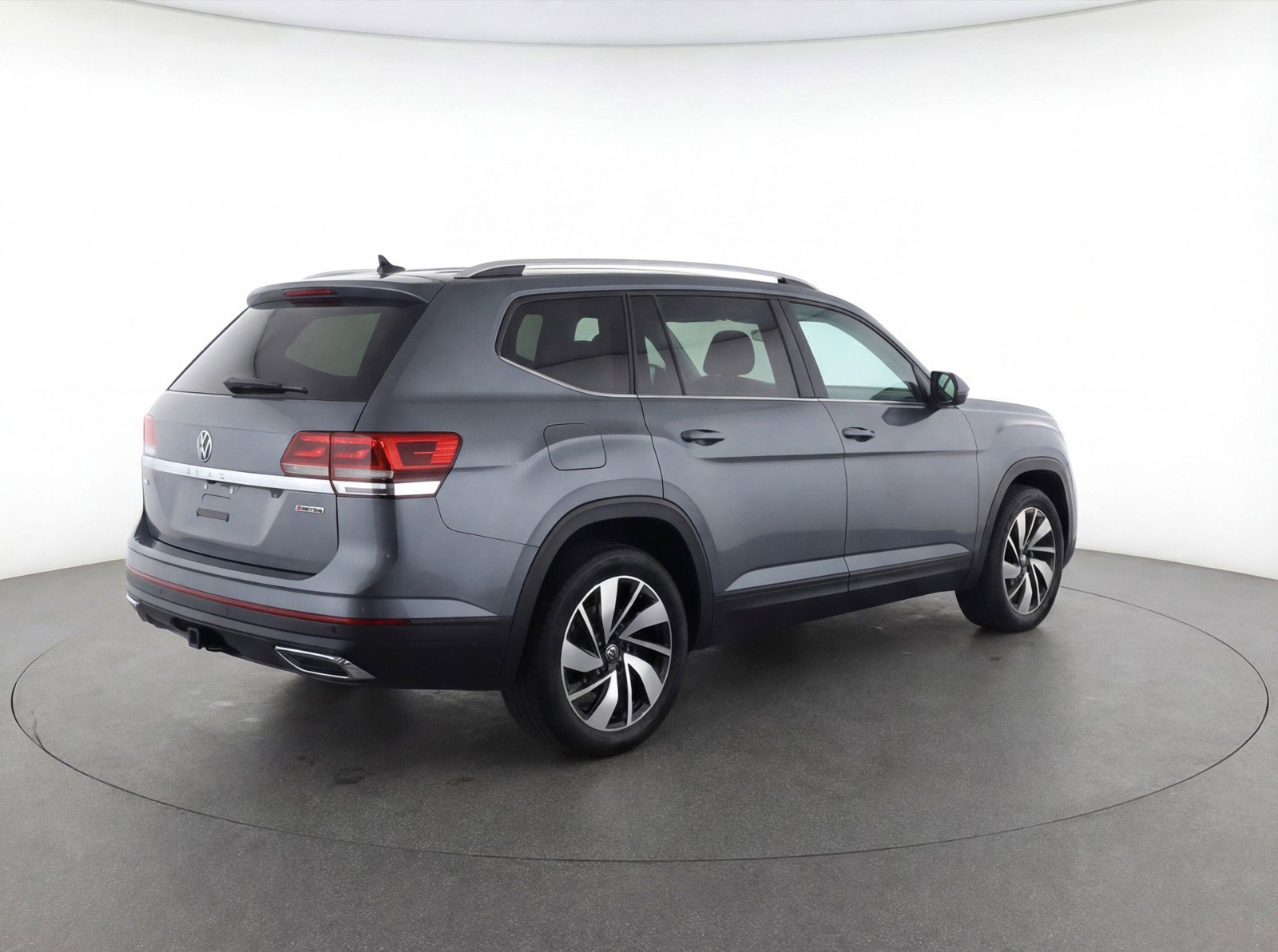 Used 2024 Volkswagen Atlas SE image 9