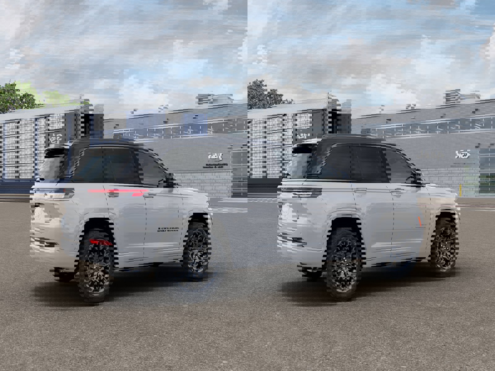 New 2026 Jeep Grand Cherokee Summit image 16