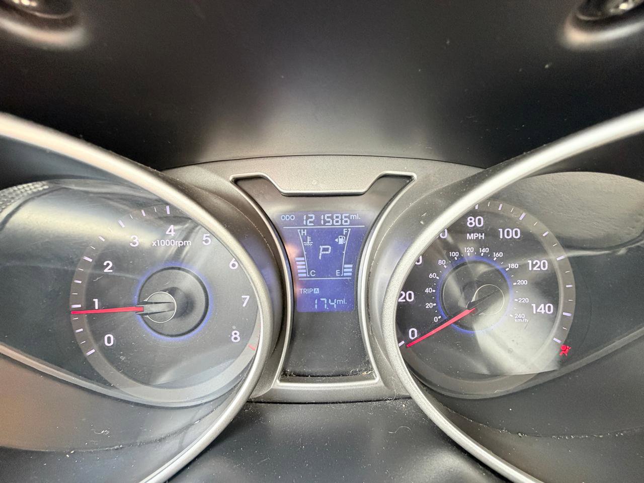 Used 2016 Hyundai Veloster FWD image 17