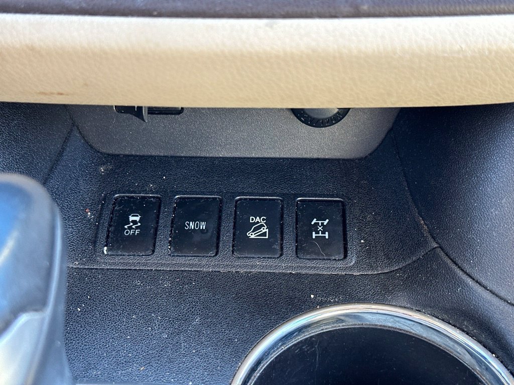 Used 2015 Toyota Highlander XLE AWD/4WD image 25