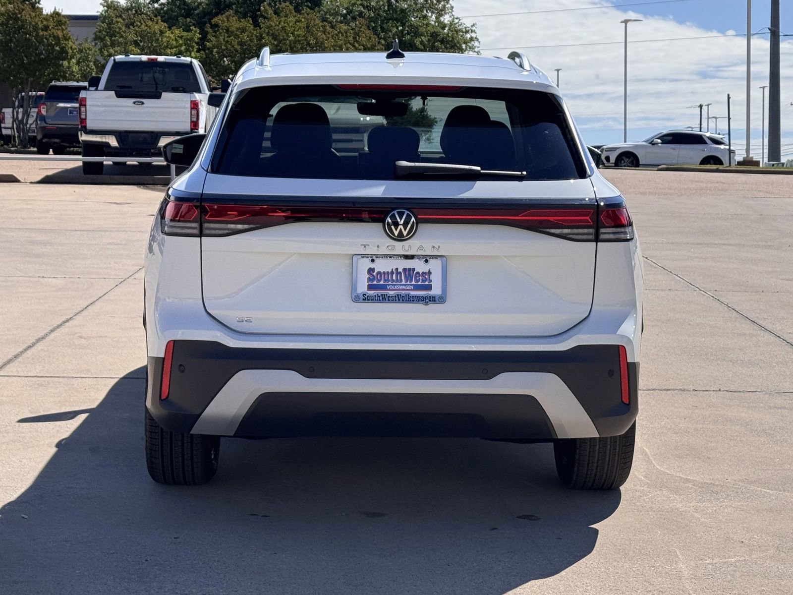 New 2026 Volkswagen Tiguan SE image 5