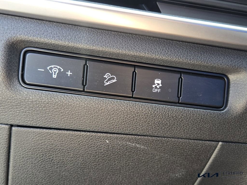 Certified 2025 Kia Telluride LX FWD image 31