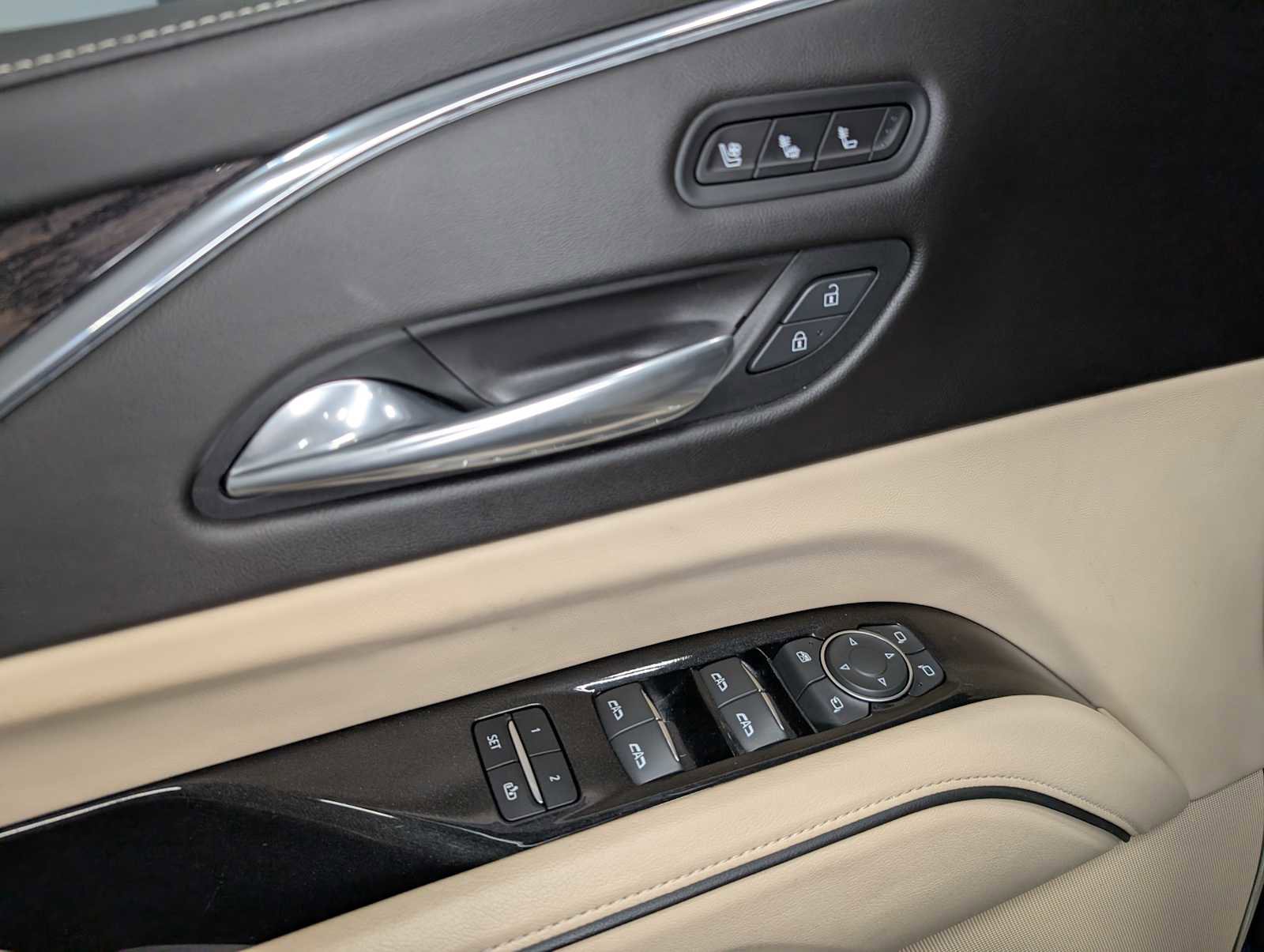 Certified 2021 Cadillac Escalade Premium Luxury image 45