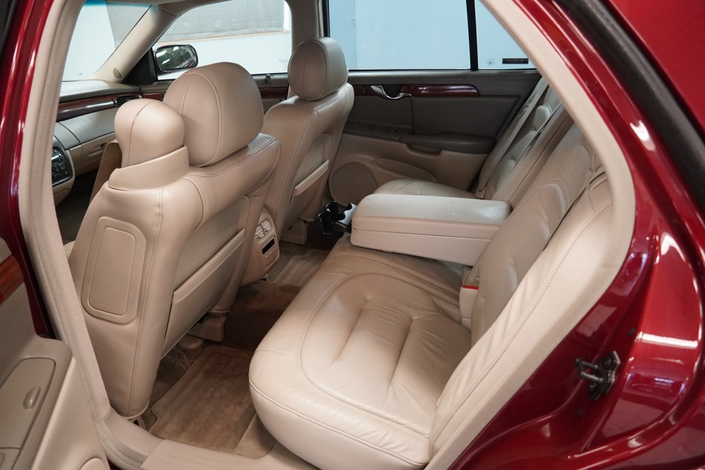 Used 2000 Cadillac De Ville w/ Comfort/Convenience Pkg image 23