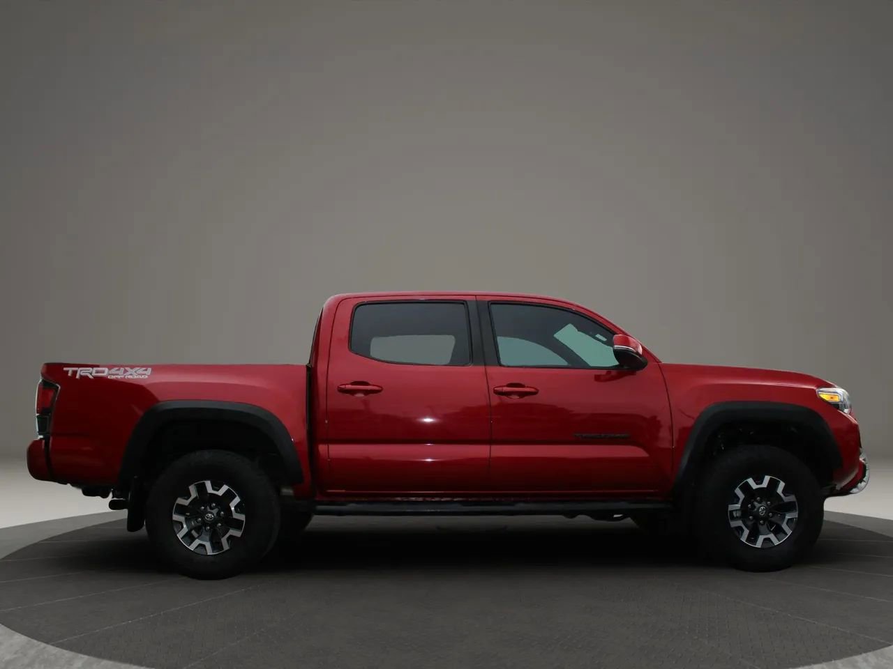 Used 2022 Toyota Tacoma TRD Off-Road image 8