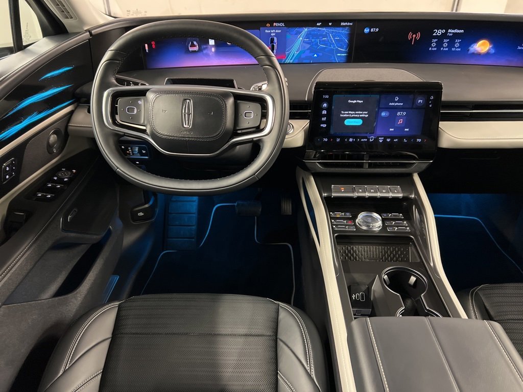 Certified 2025 Lincoln Nautilus Reserve image 8