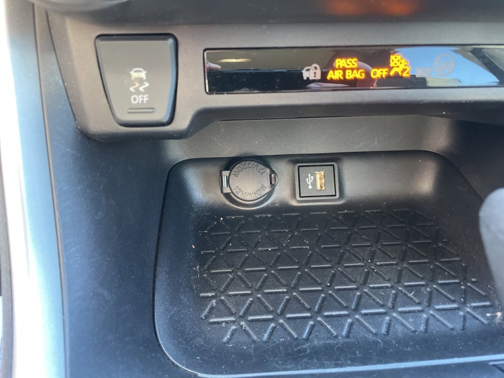 Used 2024 Toyota RAV4 LE image 20