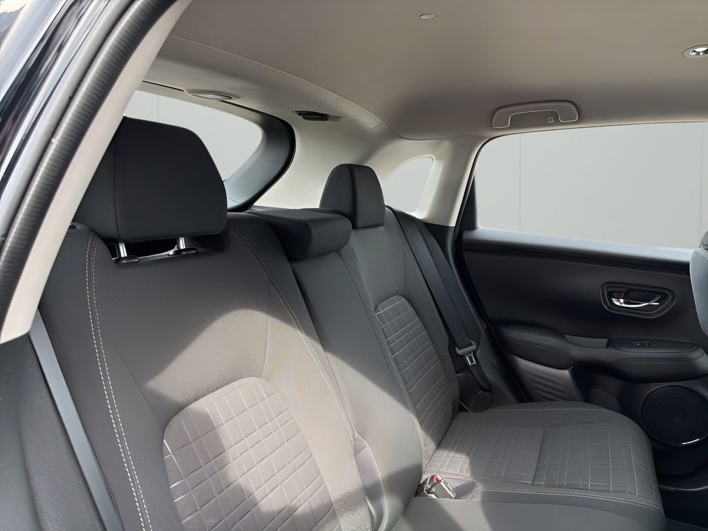 Used 2023 Honda HR-V LX image 18