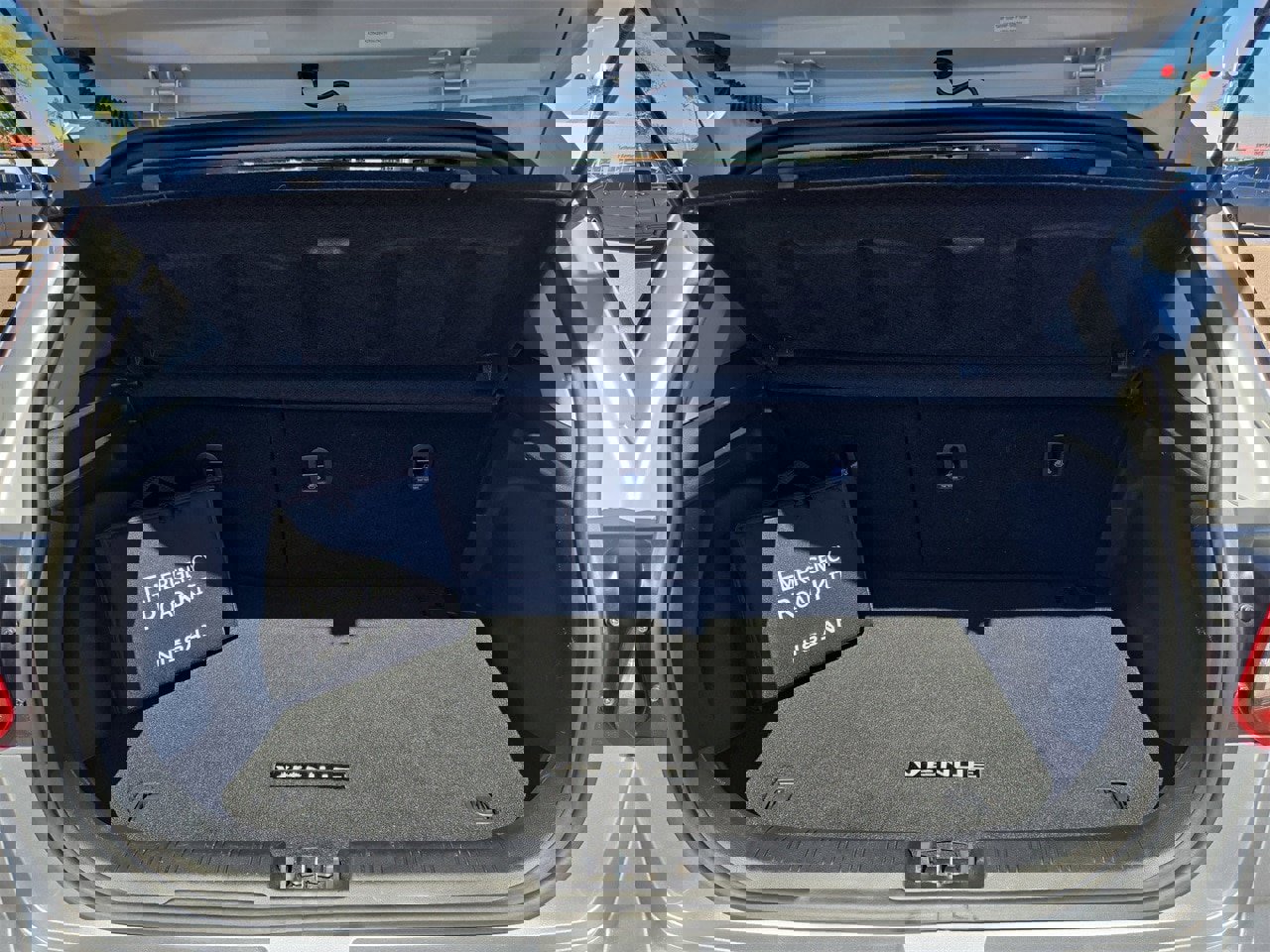 Used 2025 Hyundai Venue SE image 12