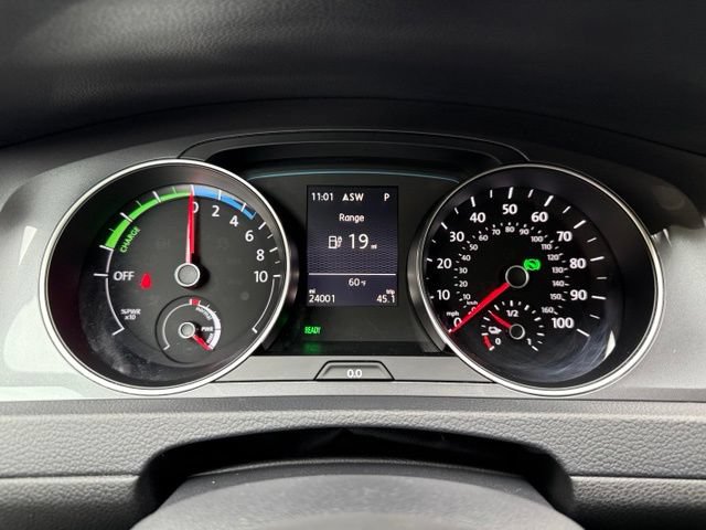 Used 2016 Volkswagen e-Golf SEL Premium FWD image 15