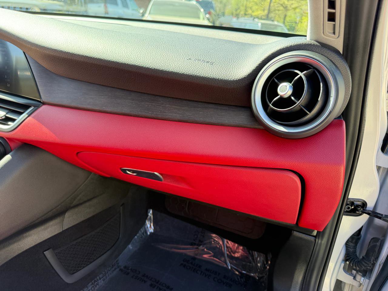 Used 2020 Alfa Romeo Giulia Ti w/ Nero Edizione image 28