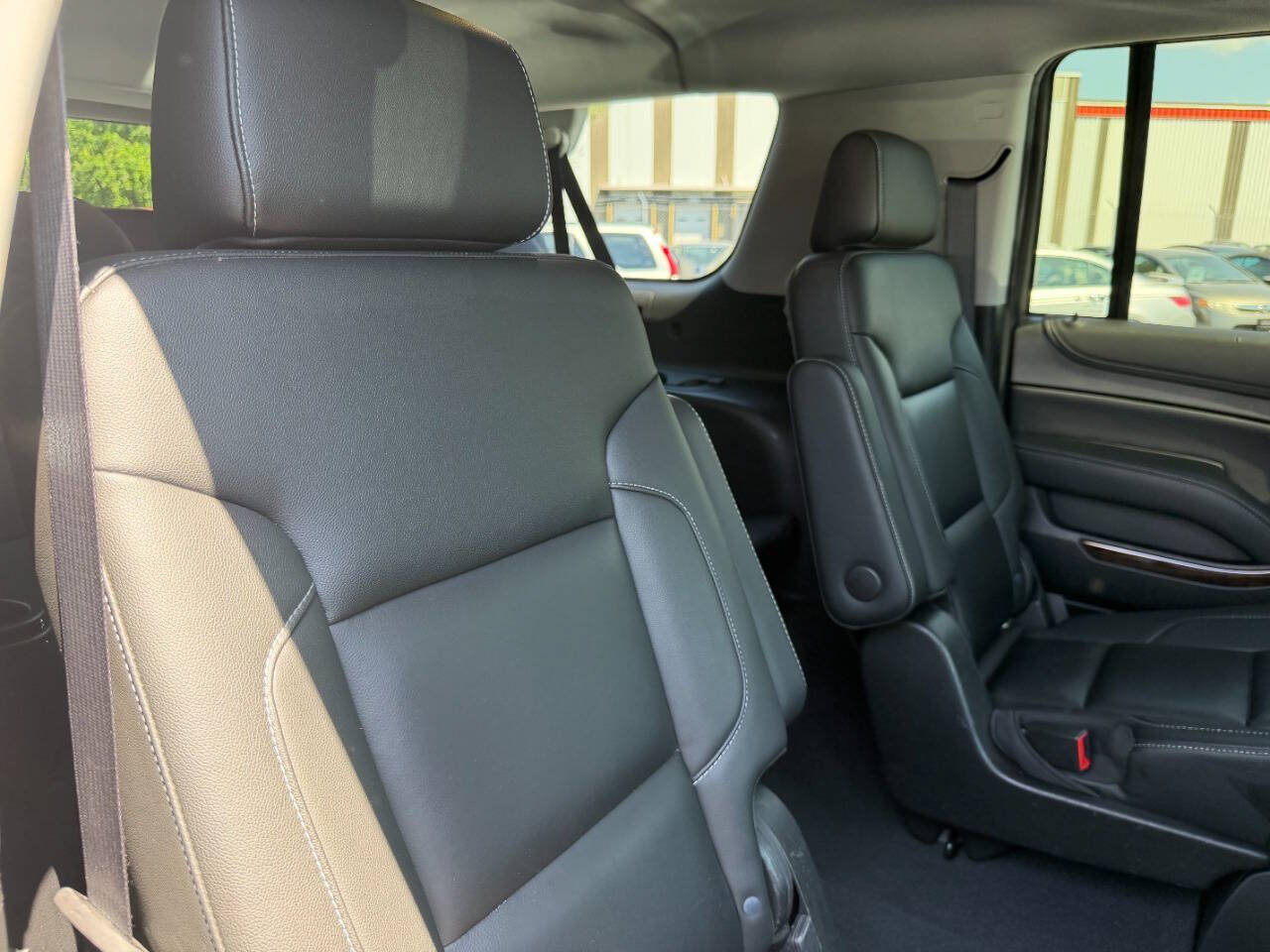 Used 2019 Chevrolet Suburban 3500 LT AWD/4WD image 40