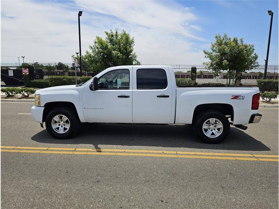 Used 2008 Chevrolet Silverado 1500 LT w/ Suspension Package, Off-Road AWD/4WD image 7