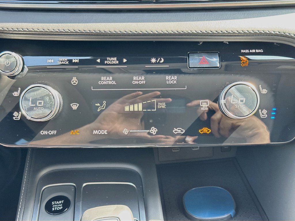 Used 2027 INFINITI QX60 Luxe w/ Cargo Package FWD image 17