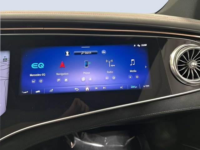 Certified 2023 Mercedes-Benz EQS 580 4MATIC Sedan w/ Exclusive Trim Package image 31