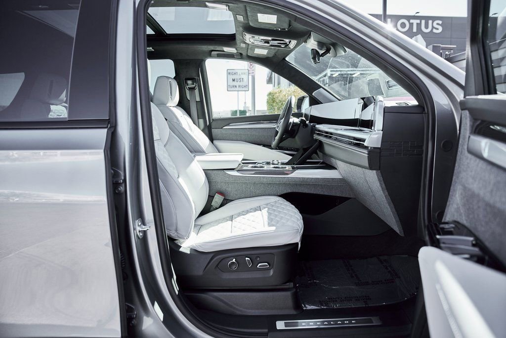 Used 2026 Cadillac Escalade V image 30
