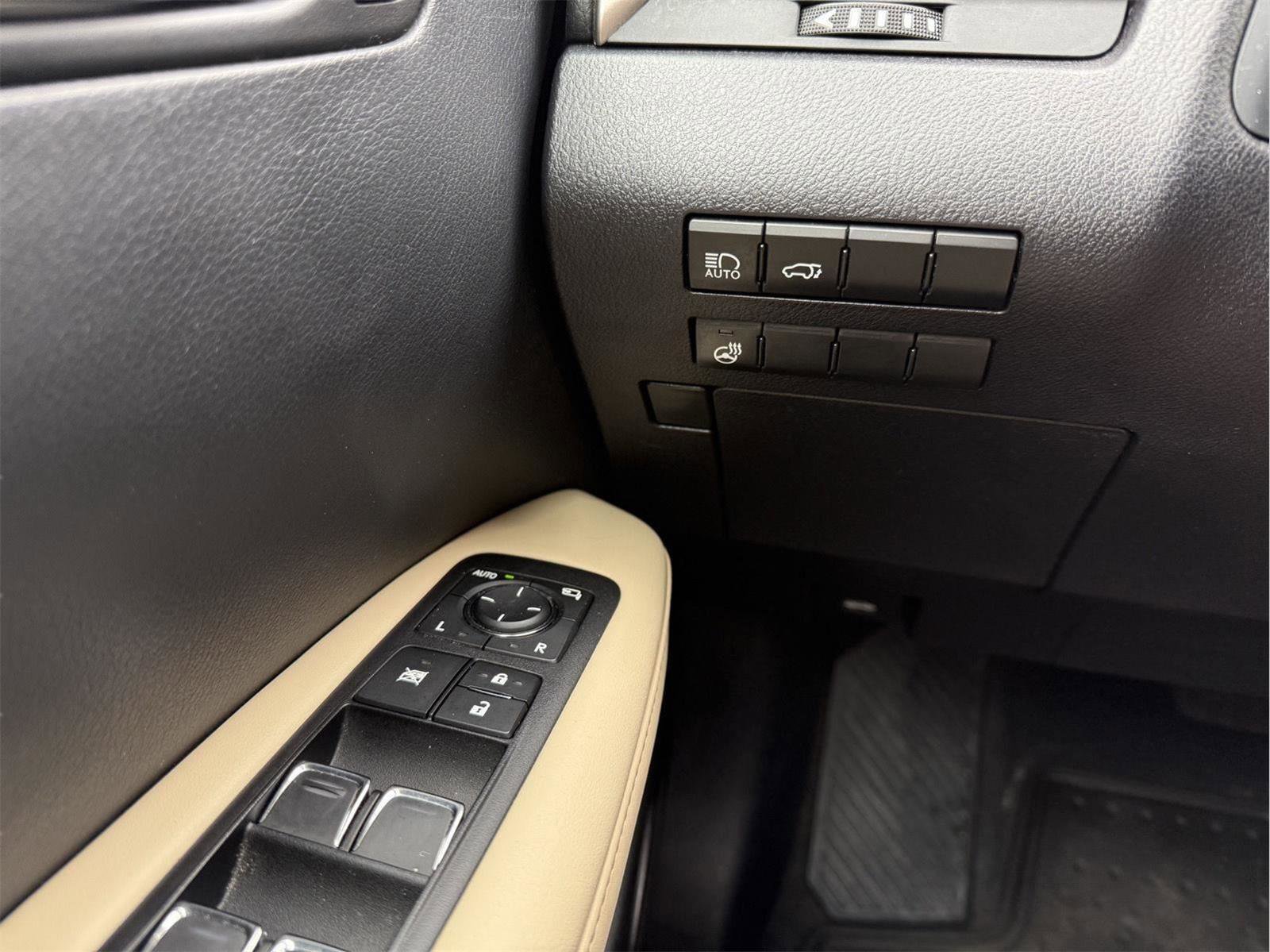 Used 2022 Lexus RX 350 AWD w/ Premium Package image 18