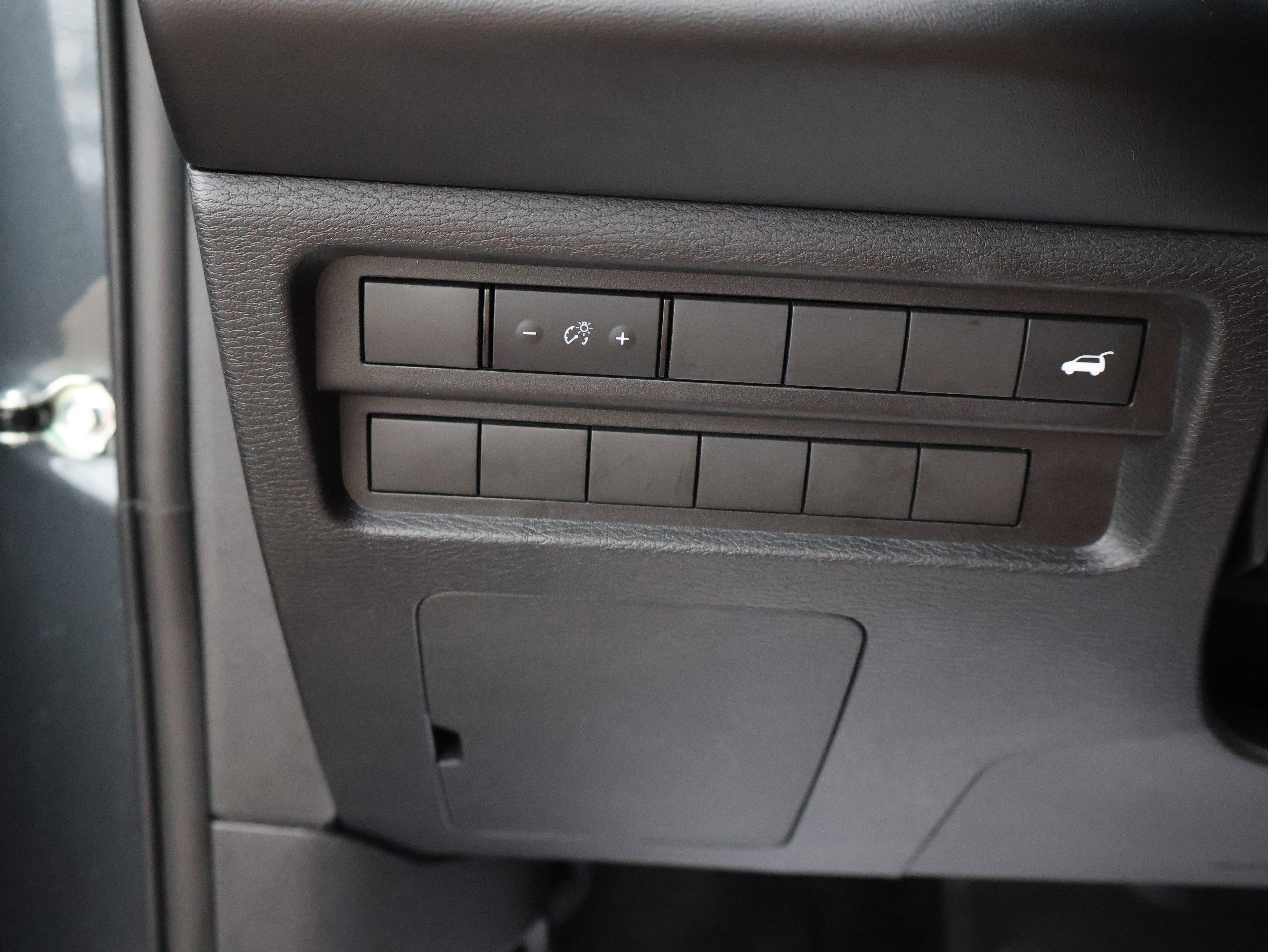 Used 2025 Mitsubishi Outlander SE image 43