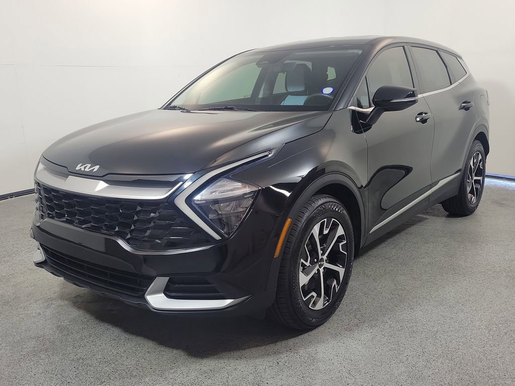 Used 2023 Kia Sportage EX image 3