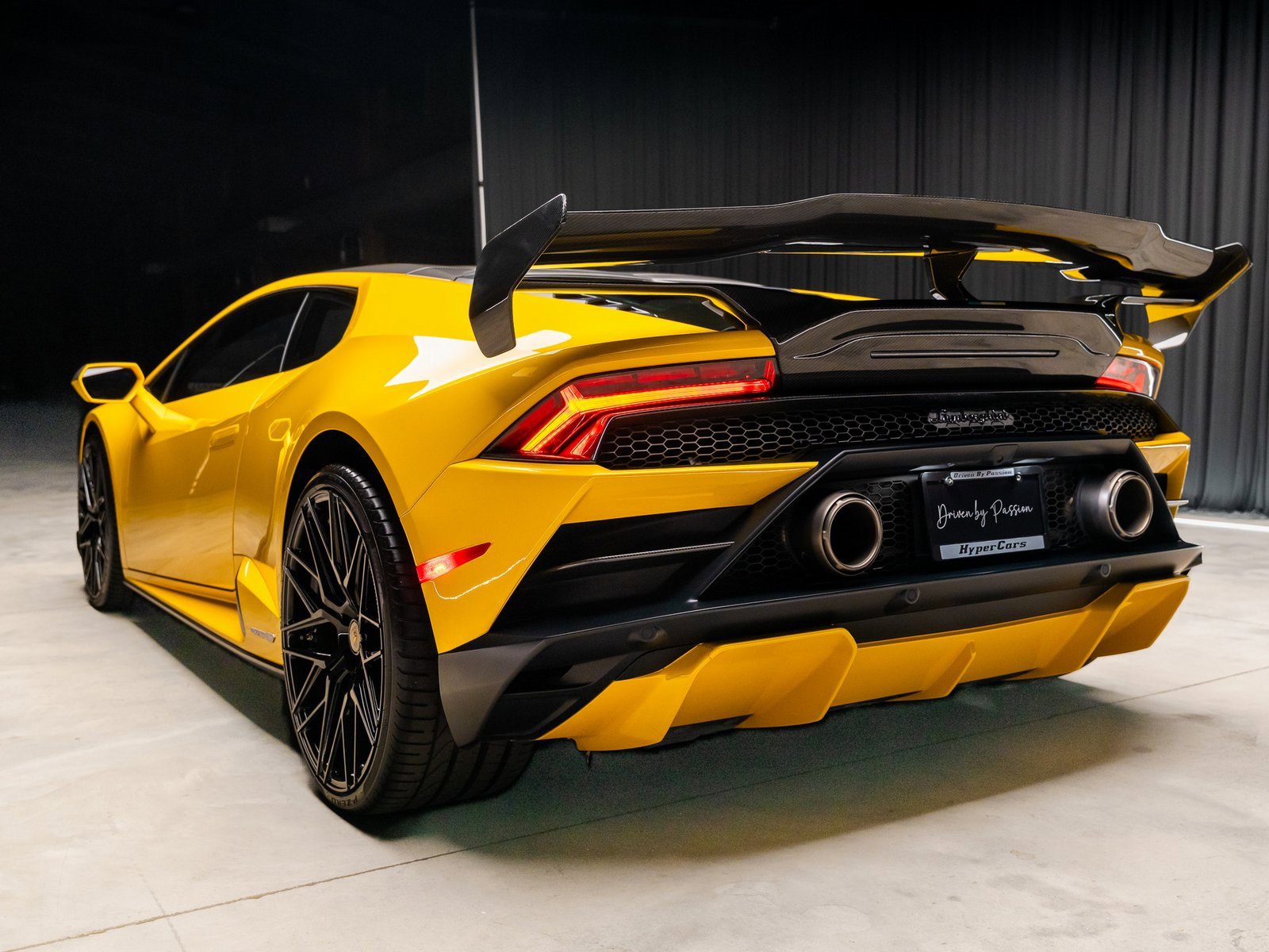 Used 2022 Lamborghini Huracan EVO image 36