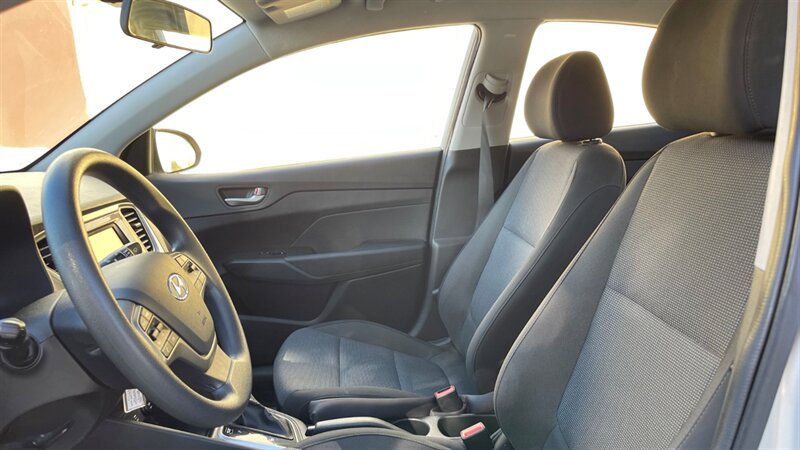 Used 2020 Hyundai Accent SE FWD image 15