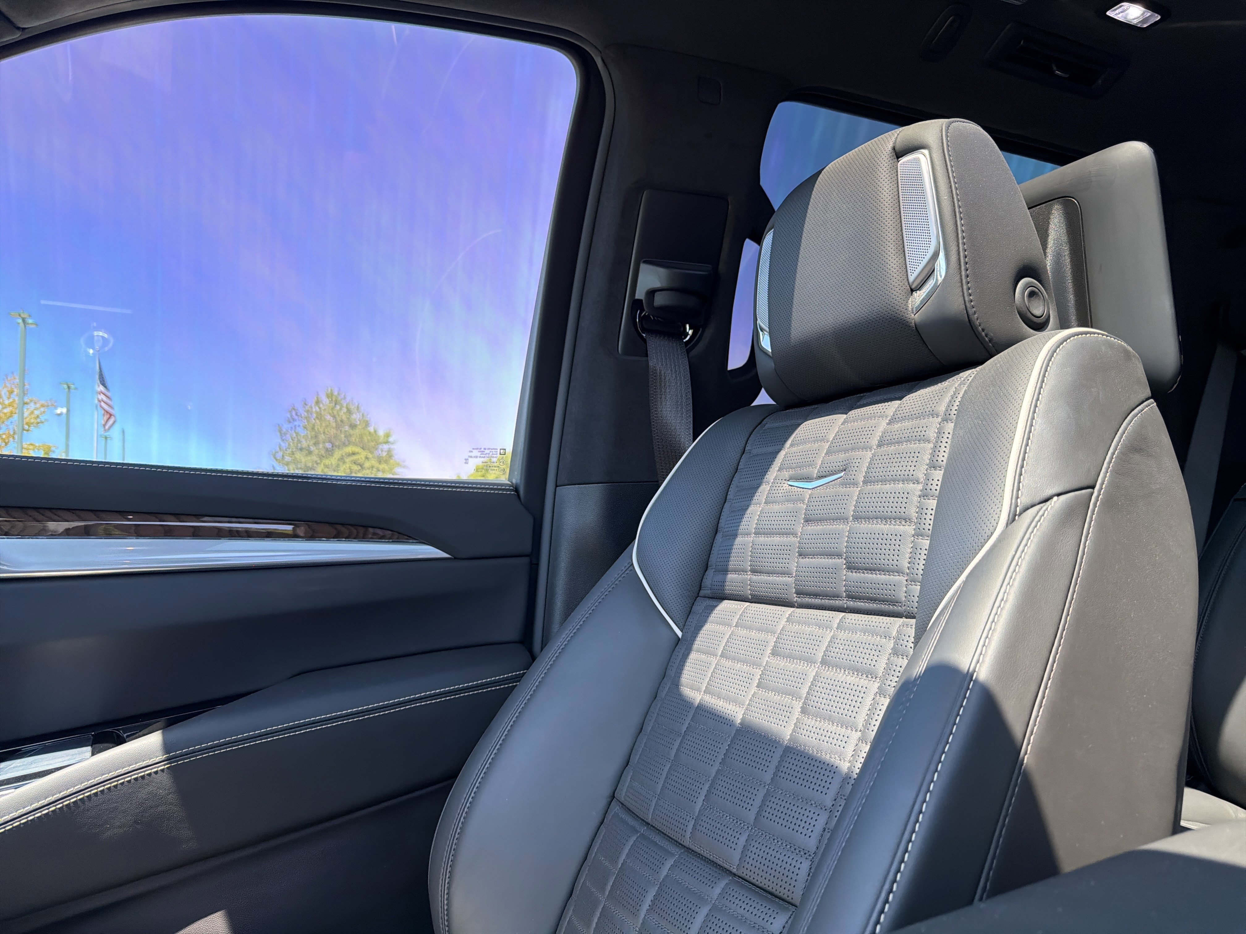 Used 2025 Cadillac Escalade Sport Platinum AWD/4WD image 29