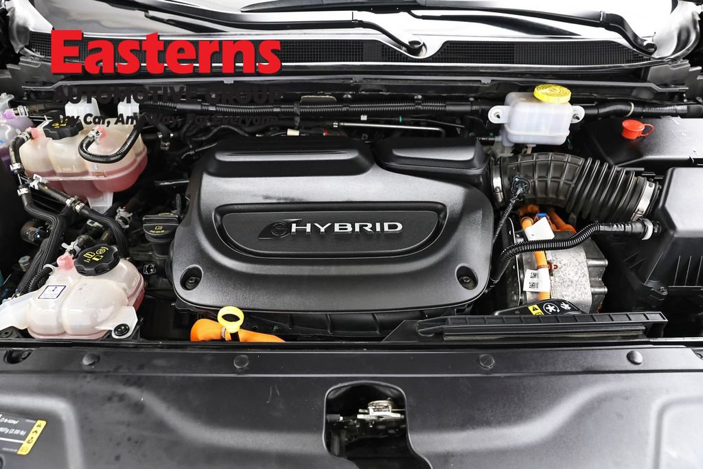 Used 2023 Chrysler Pacifica Limited FWD image 7