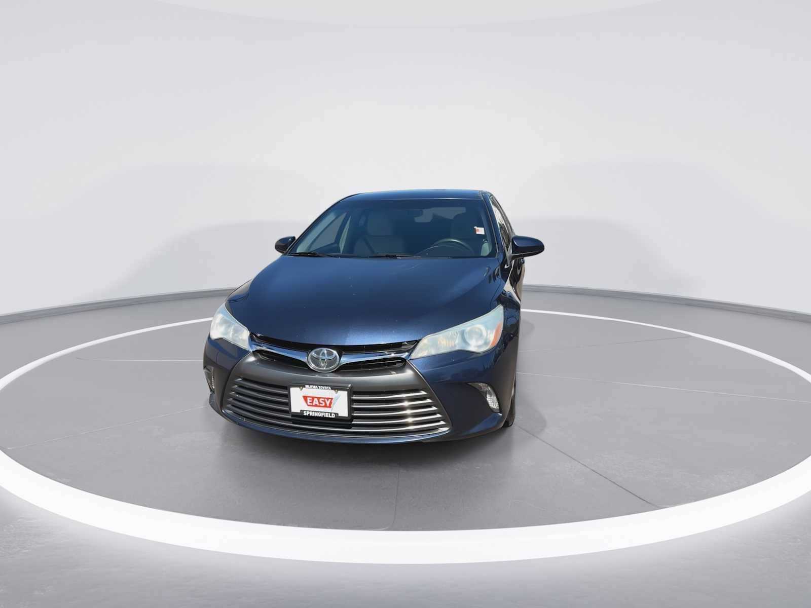 Used 2015 Toyota Camry LE image 3