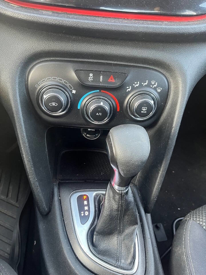 Used 2015 Dodge Dart SXT image 13