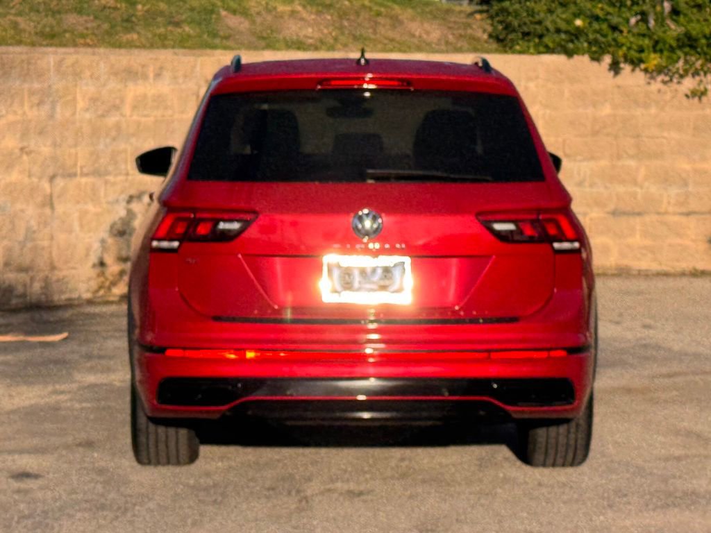 Used 2024 Volkswagen Tiguan SE R-Line image 11