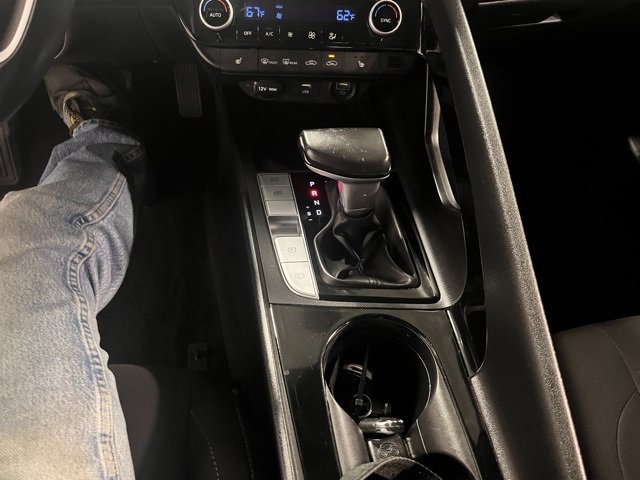 Used 2023 Hyundai Elantra SEL w/ Convenience Package image 28