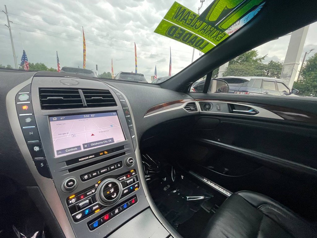 Used 2019 Lincoln MKZ Reserve image 27