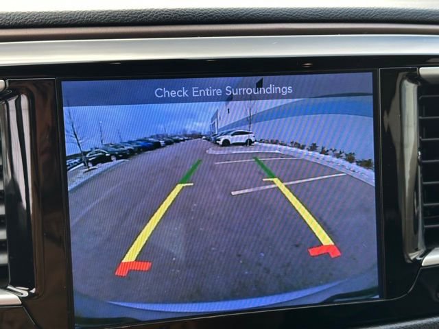 Used 2017 Chrysler Pacifica Touring-L image 28