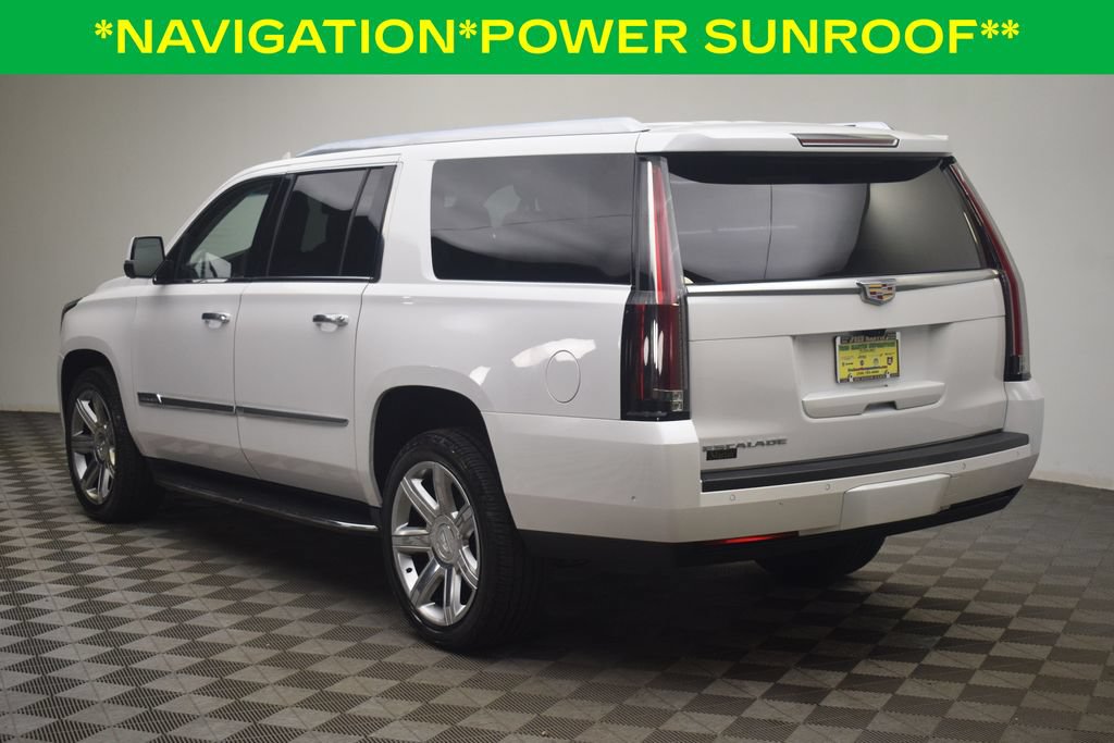 Used 2017 Cadillac Escalade ESV Luxury AWD/4WD image 6