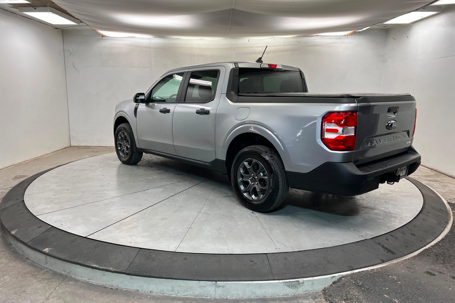 Used 2024 Ford Maverick XLT w/ XLT Luxury Package image 3