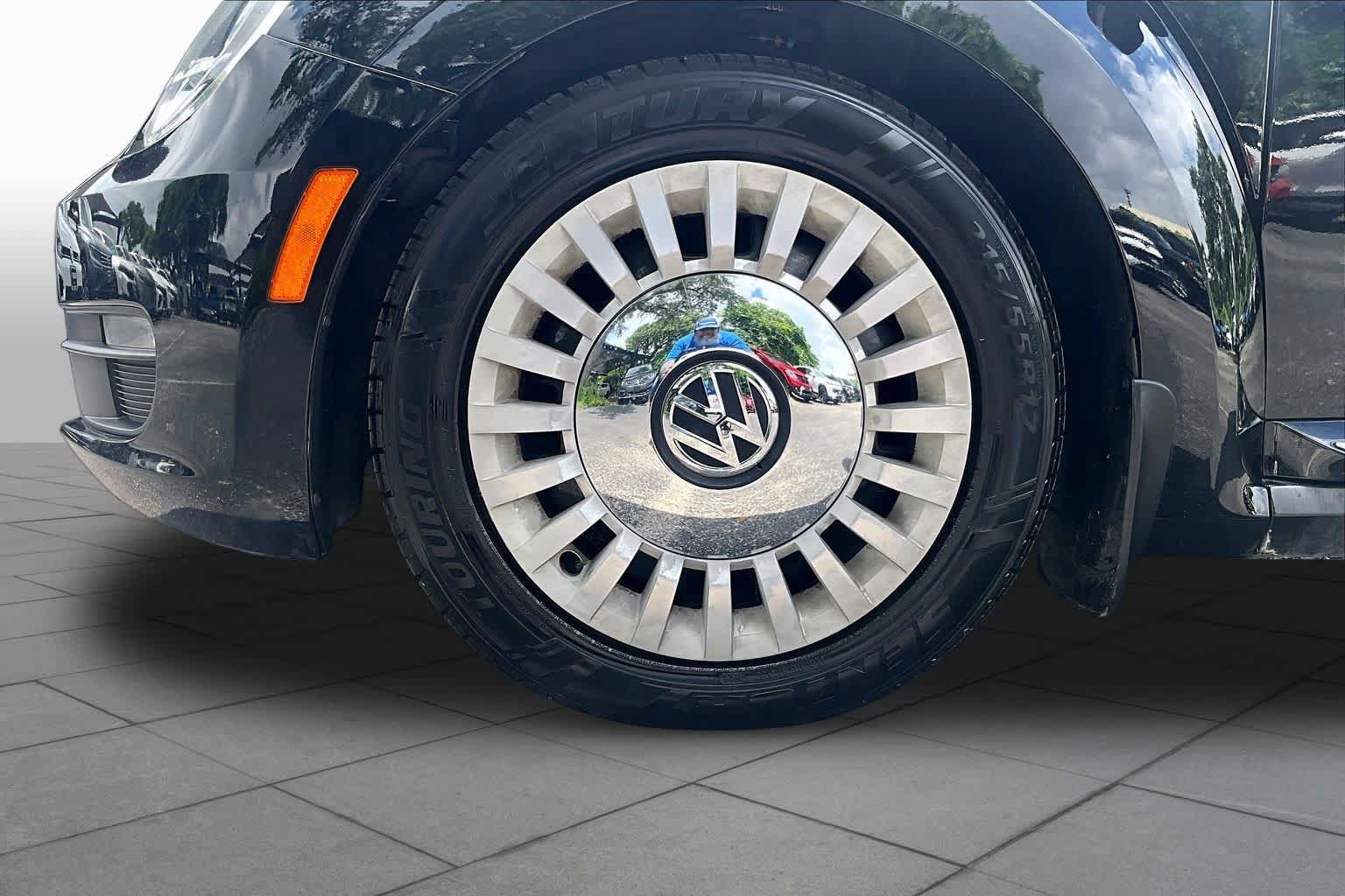 Used 2013 Volkswagen Beetle 2.5 FWD image 9