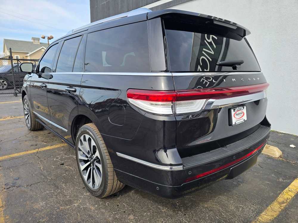 Used 2023 Lincoln Navigator Reserve image 8